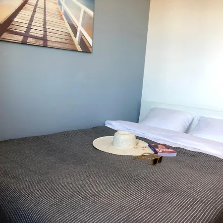 Gabriela Goscinne Z Basenem Łeba