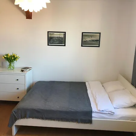 Gabriela Goscinne Z Basenem Łeba